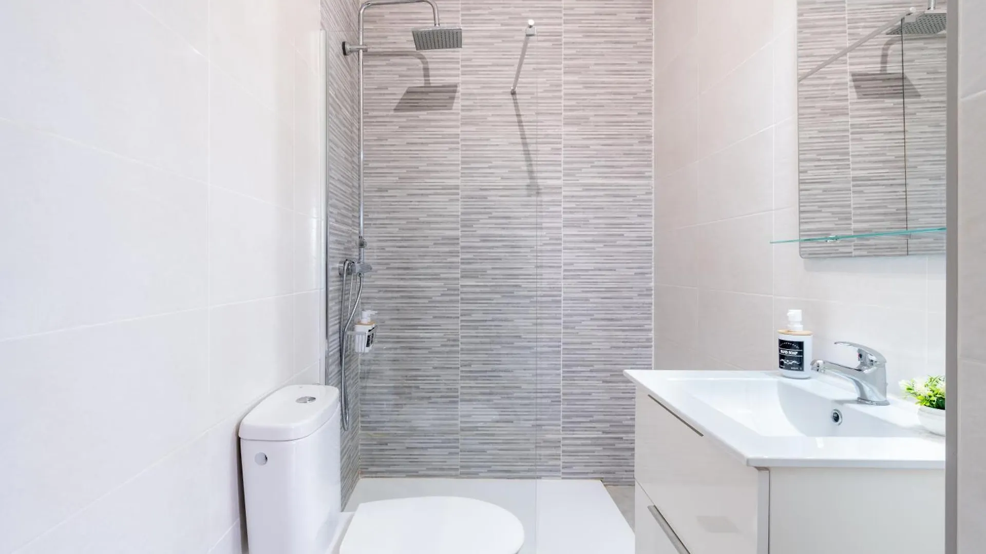 Dom wakacyjny Calma Azul - 3Br - Terrace & Beach - Ac Wifi - 8 Guests Cambrils