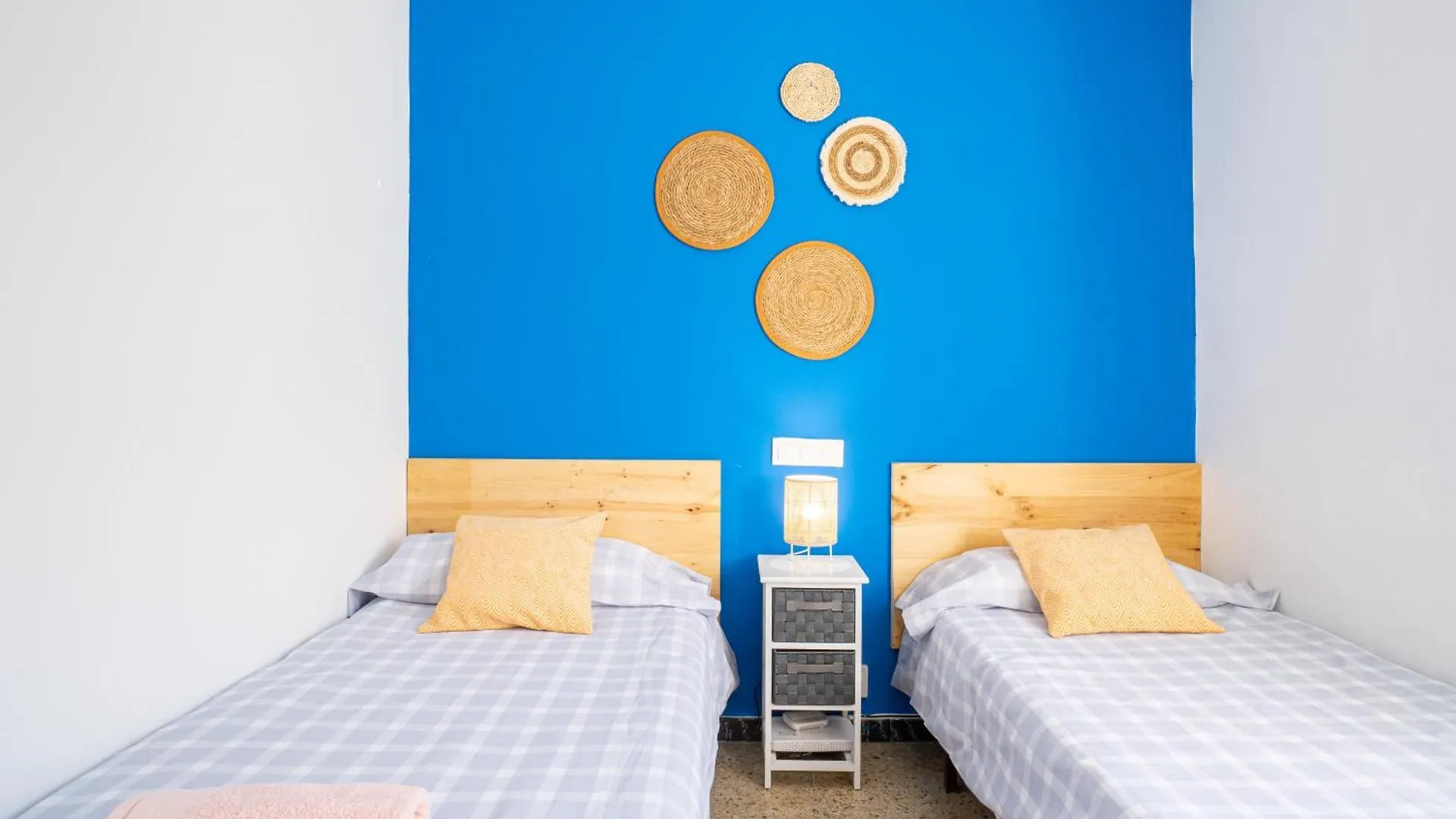 Dom wakacyjny Calma Azul - 3Br - Terrace & Beach - Ac Wifi - 8 Guests Cambrils